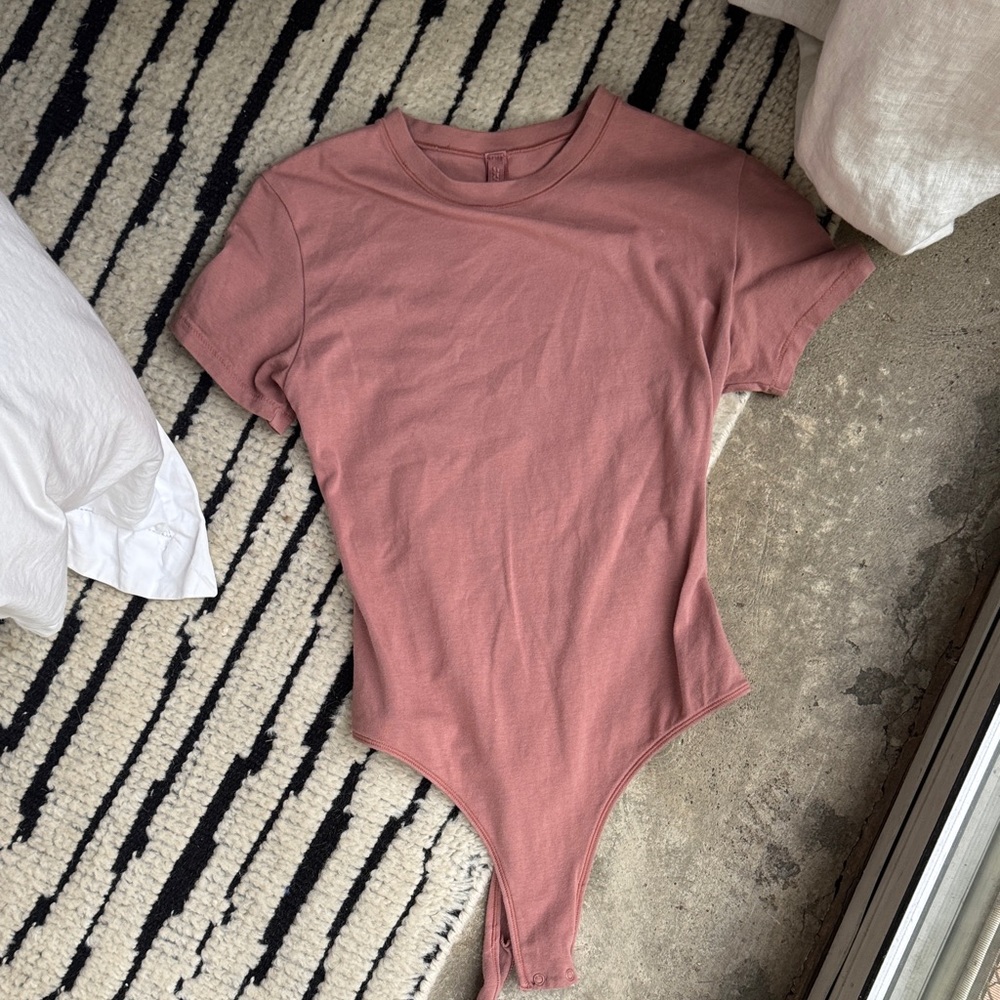 Skims Mauve Short Sleeve Bodysuit